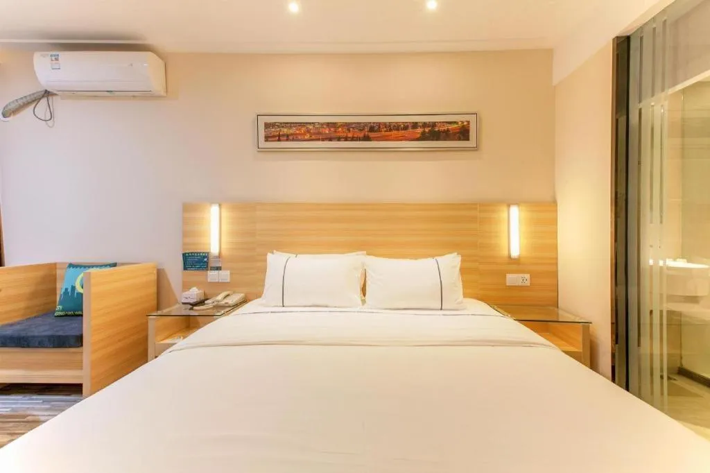 Bed in City Comfort Inn Wuhan Rui'an Street Metro Station