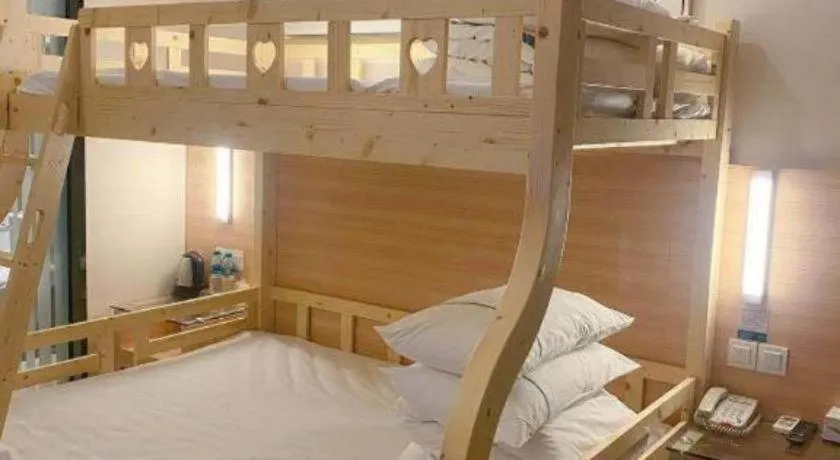 Bed in City Comfort Inn Wuhan Rui'an Street Metro Station