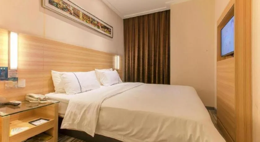Bed in City Comfort Inn Wuhan Rui'an Street Metro Station