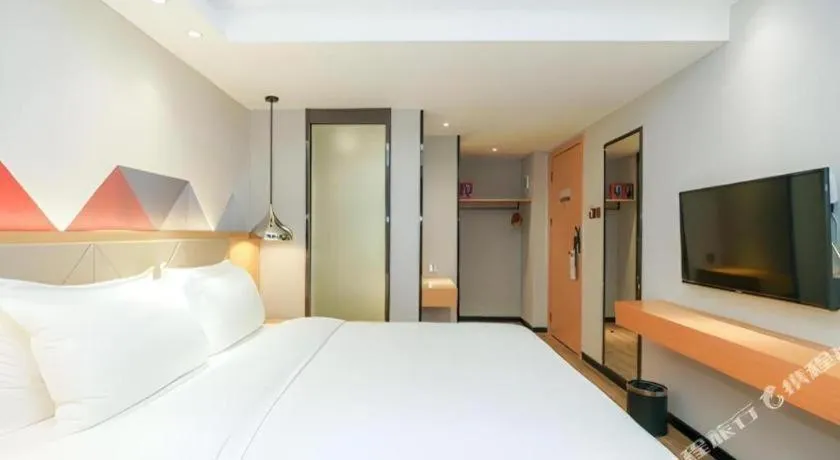 Bed in Borrman Hotel Zhuhai Gongbei Port Fuhuali Light Rail