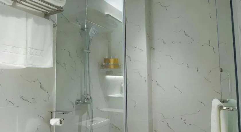 Borrman Hotel Zhuhai Gongbei Port Fuhuali Light Rail