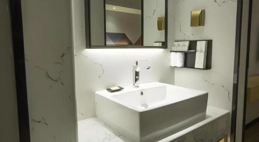 Borrman Hotel Zhuhai Gongbei Port Fuhuali Light Rail