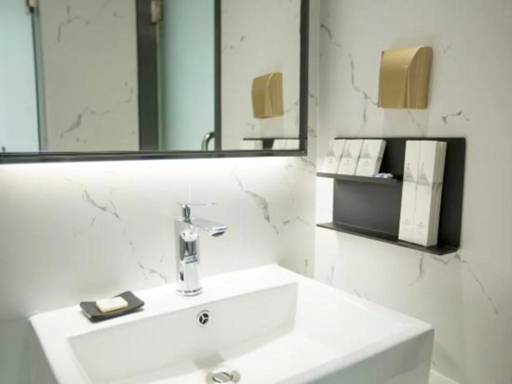 Borrman Hotel Zhuhai Gongbei Port Fuhuali Light Rail