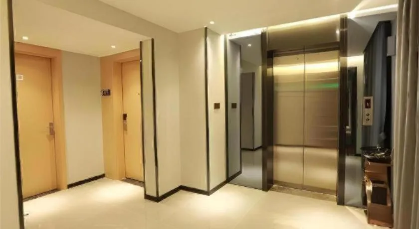 Borrman Hotel Zhuhai Gongbei Port Fuhuali Light Rail