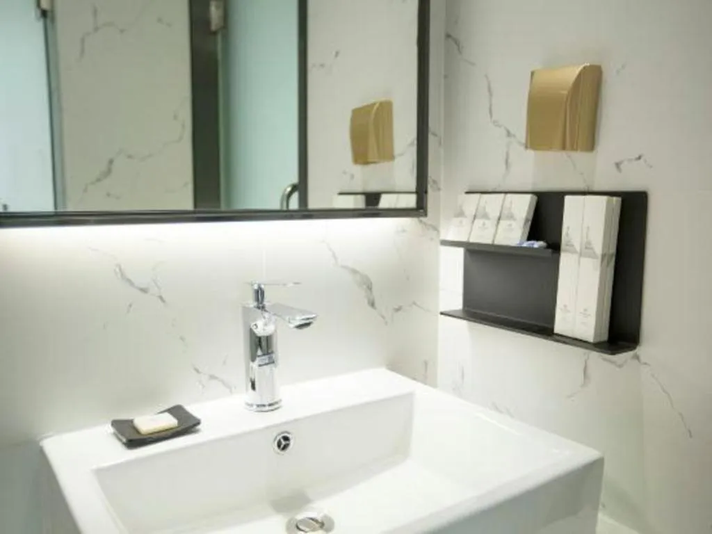 Borrman Hotel Zhuhai Gongbei Port Fuhuali Light Rail