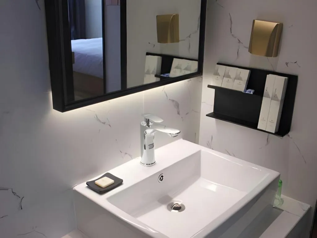 Borrman Hotel Zhuhai Gongbei Port Fuhuali Light Rail