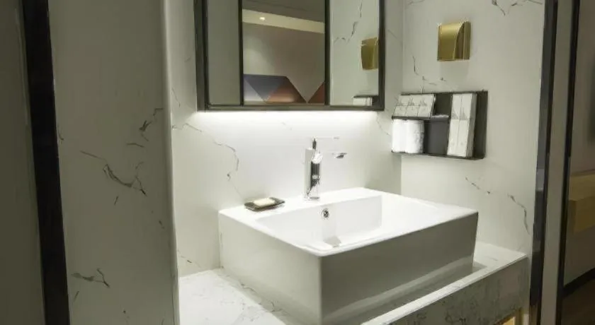 Borrman Hotel Zhuhai Gongbei Port Fuhuali Light Rail