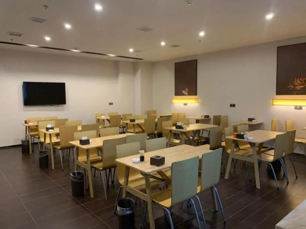 IU Hotel Taiyuan Changfeng West Street The Mixc