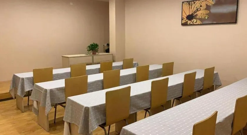 IU Hotel Taiyuan Changfeng West Street The Mixc