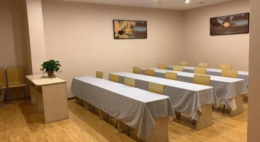 IU Hotel Taiyuan Changfeng West Street The Mixc