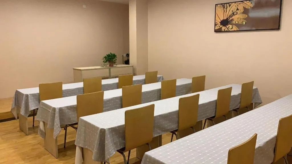 IU Hotel Taiyuan Changfeng West Street The Mixc