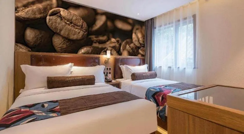 Bed in James Joyce Coffetel Beijing Station