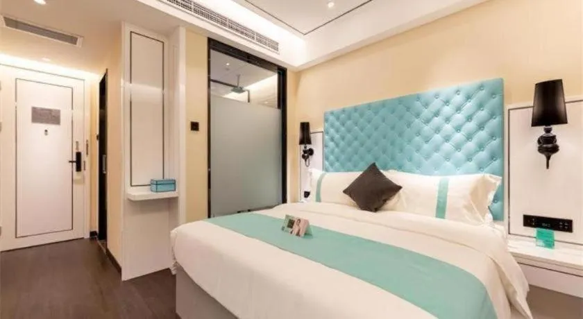 Bed in Xana Hotelle· Dalian Software Park University of Technology