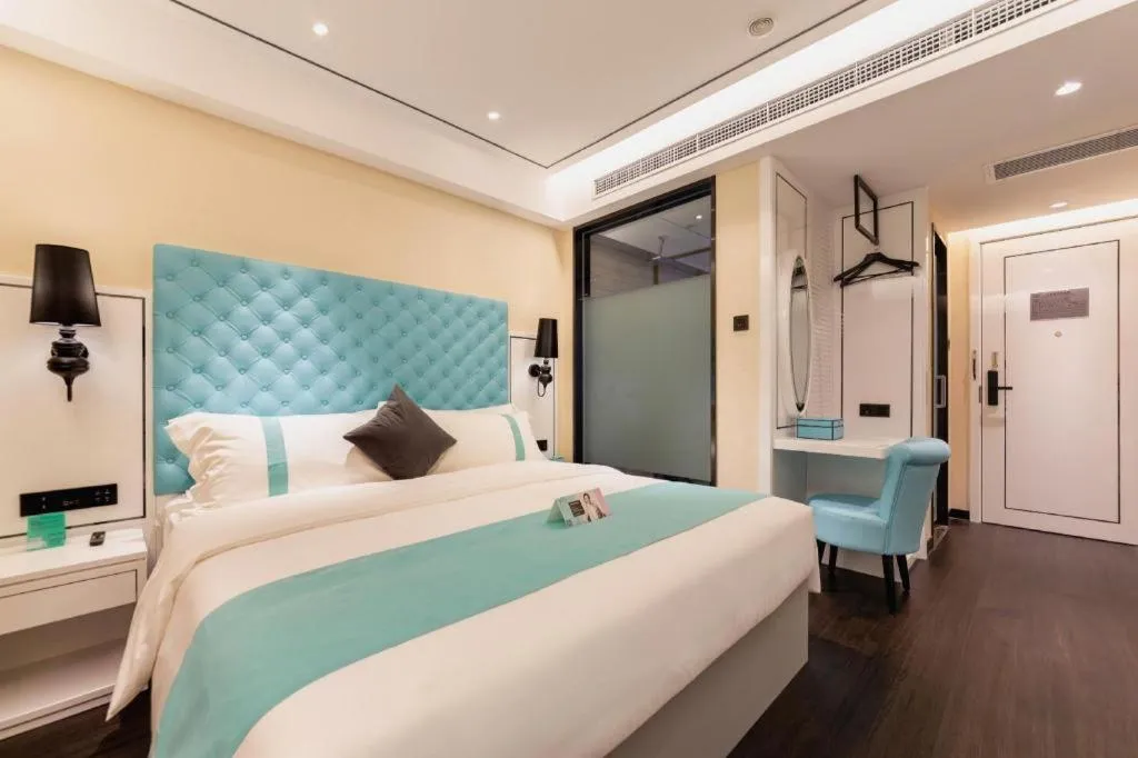 Bed in Xana Hotelle· Dalian Software Park University of Technology