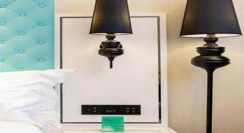 Bed in Xana Hotelle· Dalian Software Park University of Technology