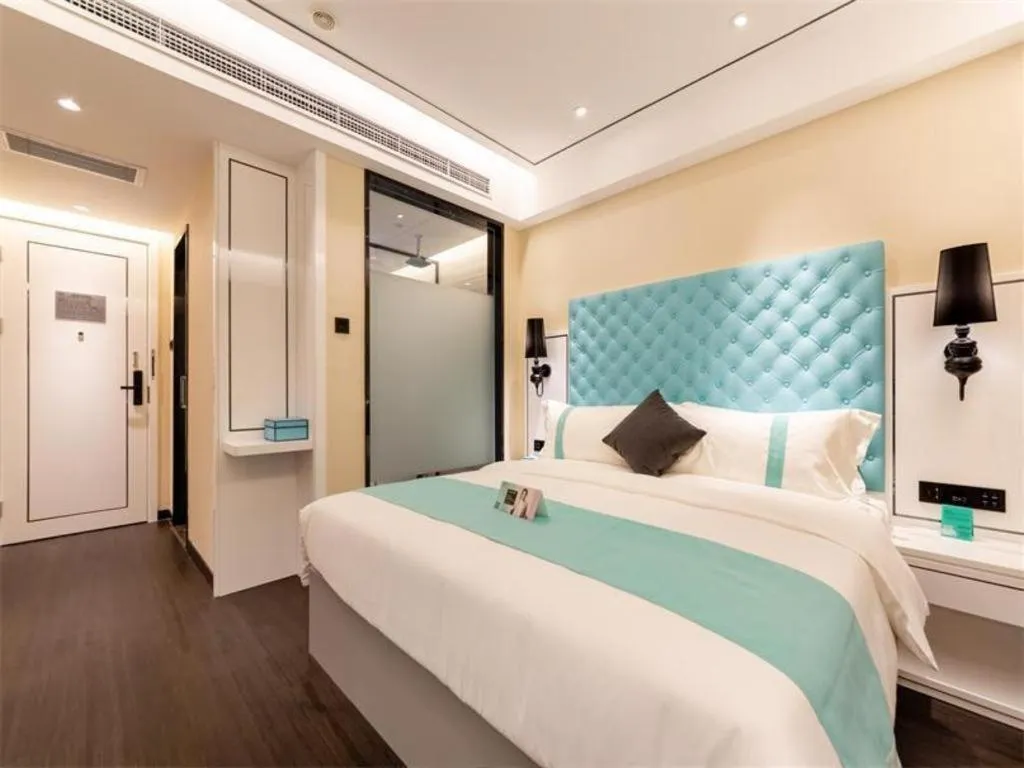 Bed in Xana Hotelle· Dalian Software Park University of Technology