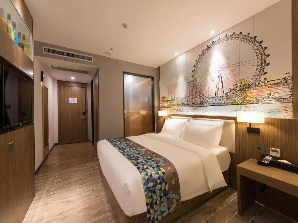 Bed in ZMAX Hotel Beijing Tongzhou Universal Tourist Resort Linheli Metro Station