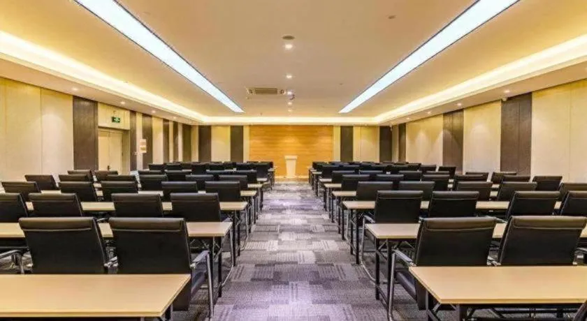 Lavande Hotels Xuzhou Yunlong Wanda Medical University