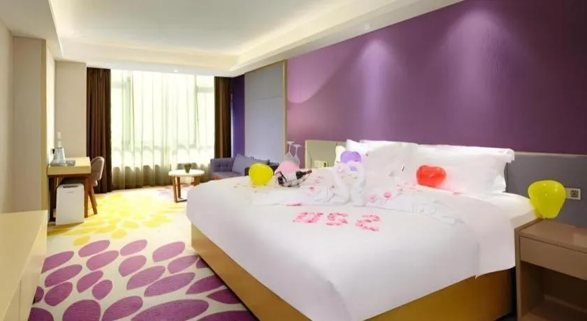 Bed in Lavande Hotel Lu County High-Speed Railway Station Wanhu Daduhui
