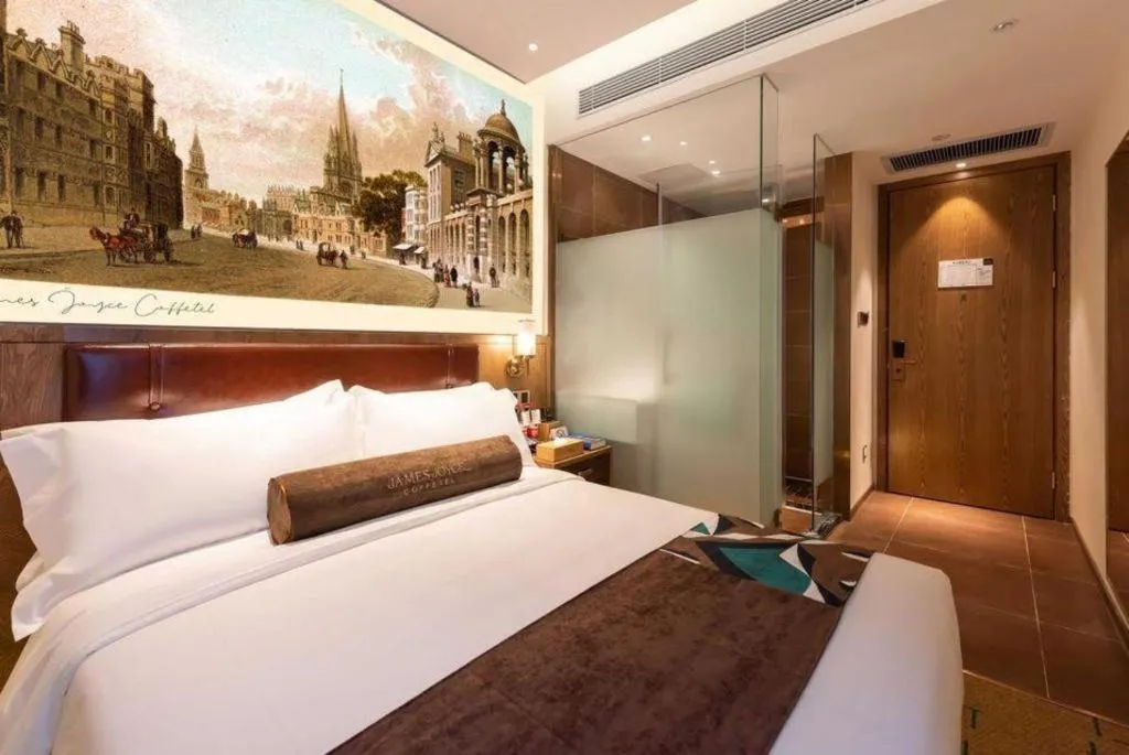 Bed in James Joyce Coffetel Beijing Pinggu Hospital Century Square