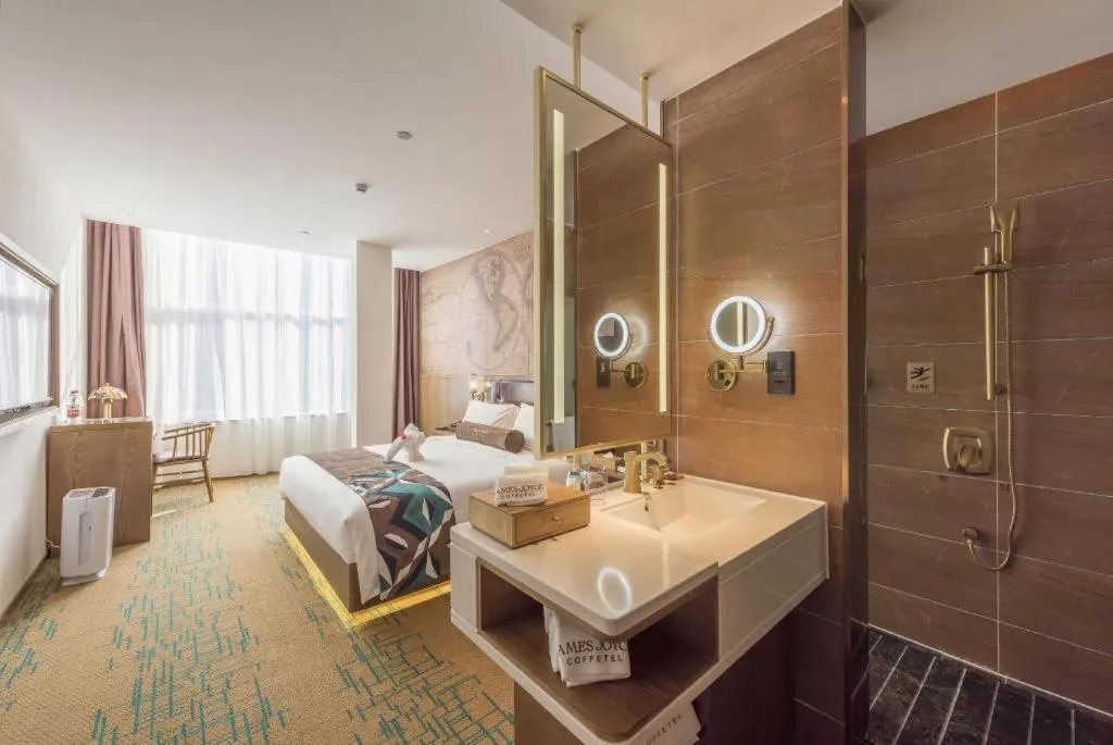 Bed in James Joyce Coffetel Beijing Pinggu Hospital Century Square