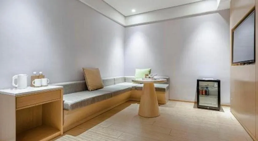 JI Hotel Shanghai Shangcheng Road Metro Station