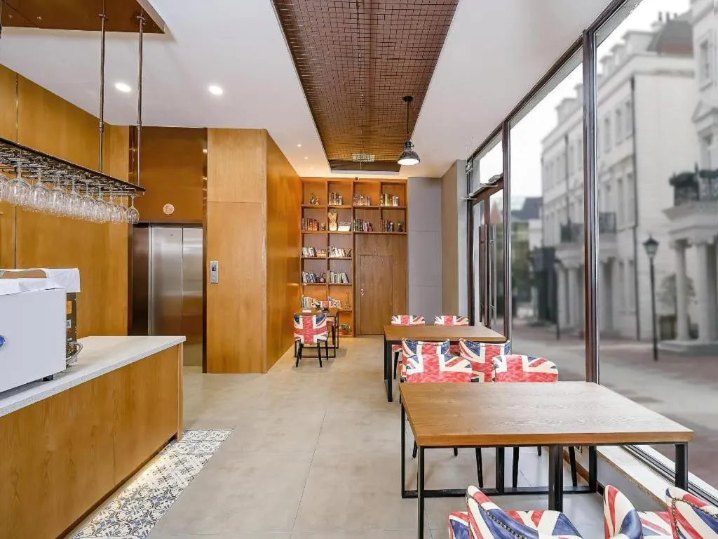 James Joyce Coffetel Shenyang North Railway Station Qishan Road Metro Station