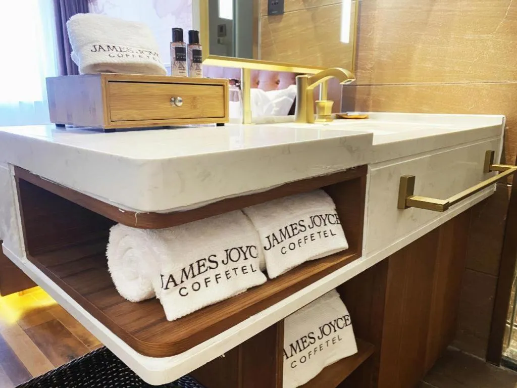 James Joyce Coffetel Shenyang North Railway Station Qishan Road Metro Station