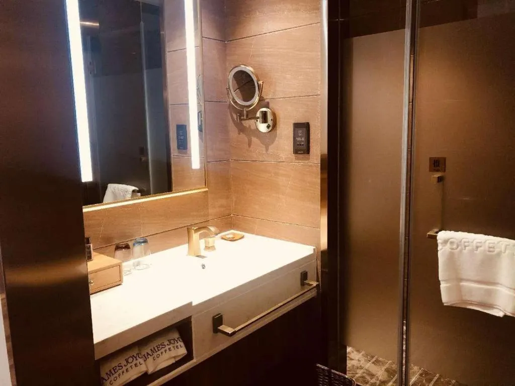 James Joyce Coffetel Shenyang North Railway Station Qishan Road Metro Station