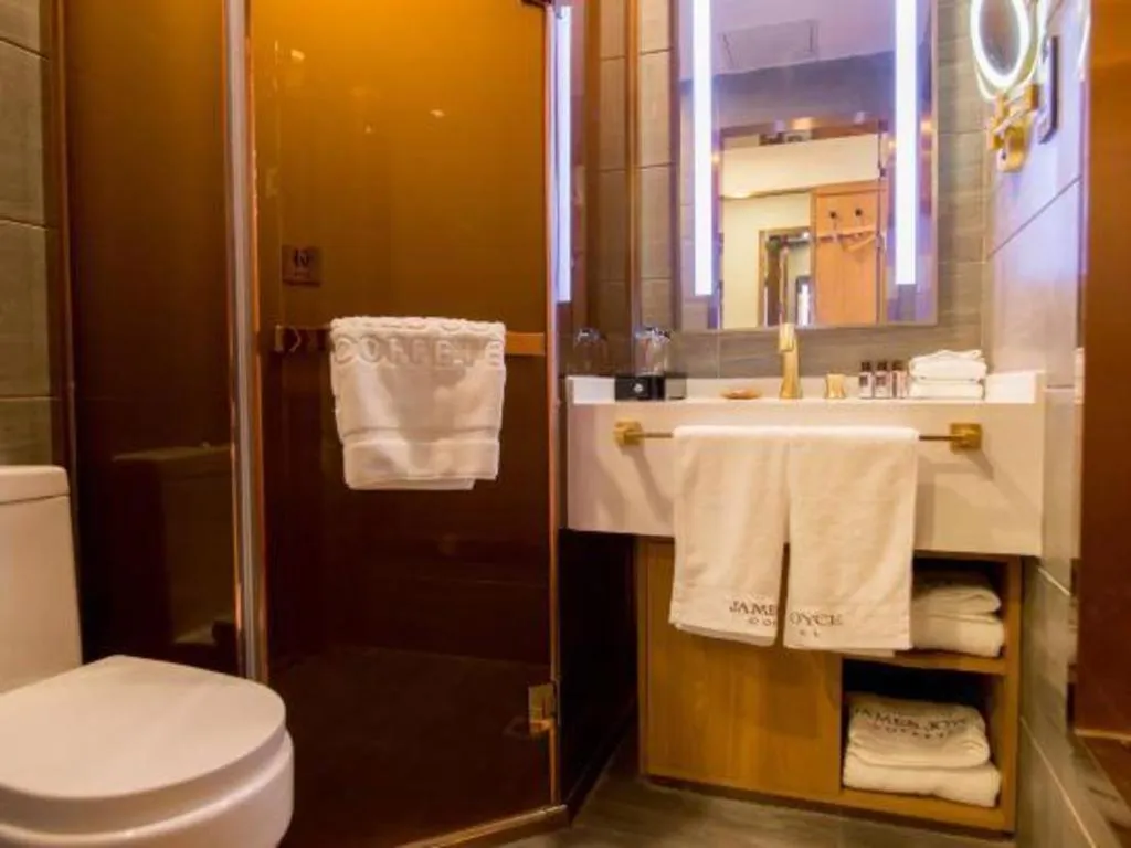 James Joyce Coffetel Harbin Central Street