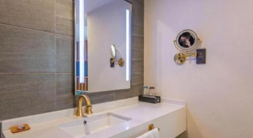 James Joyce Coffetel Harbin Central Street