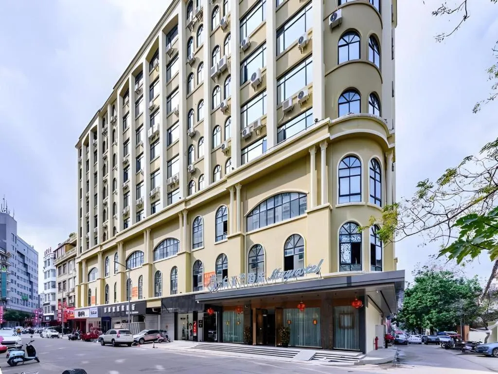 Magnotel Hotel Dongxing Guomen Port