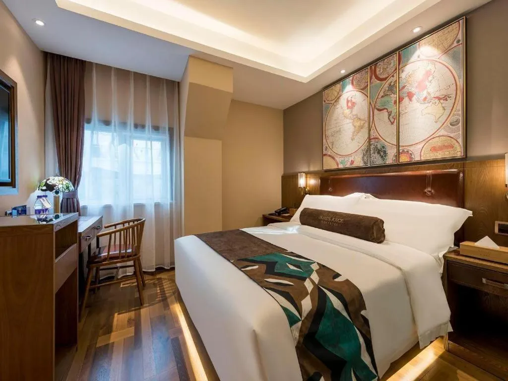 Bed in James Joyce Coffetel Beijing West Railway Station Lianhua Bridge