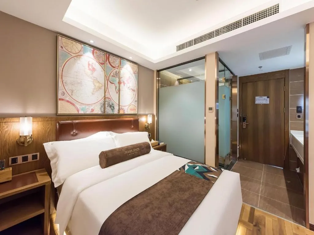 Bed in James Joyce Coffetel Beijing West Railway Station Lianhua Bridge