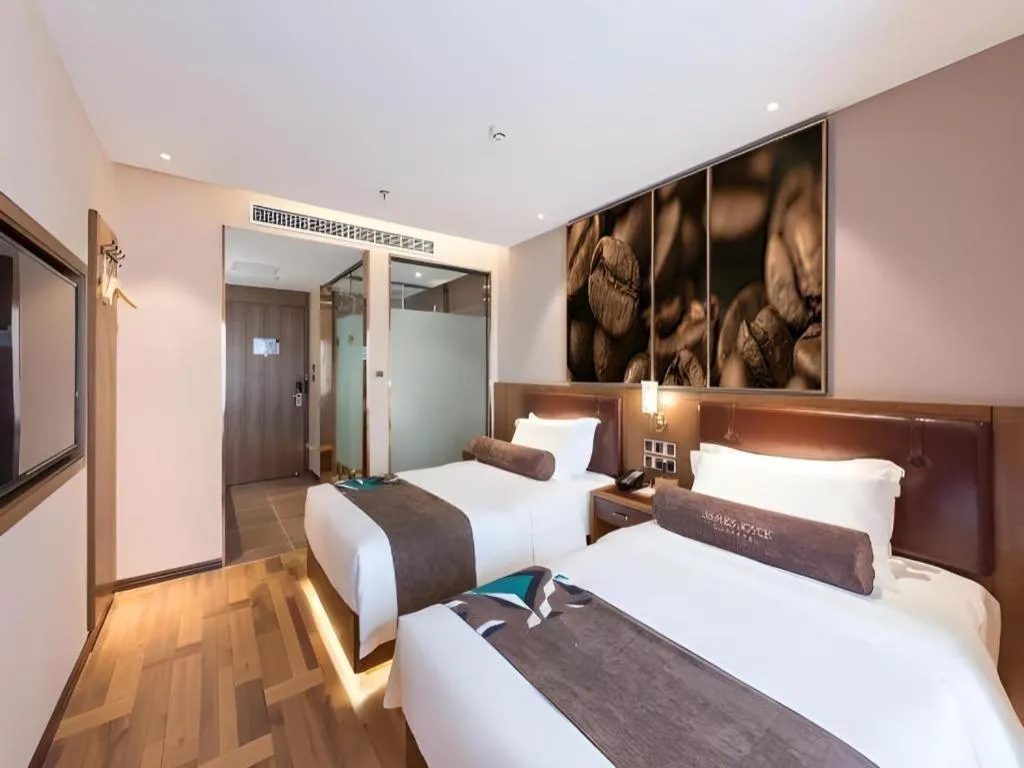 Bed in James Joyce Coffetel Beijing West Railway Station Lianhua Bridge