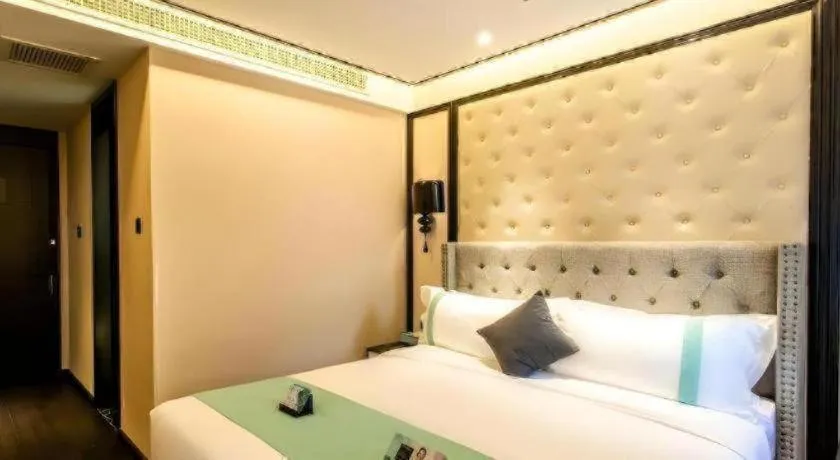 Bed in Xana Hotelle Shenyang Zhongshan Plaza the Affiliated First Hospital of China Medical University