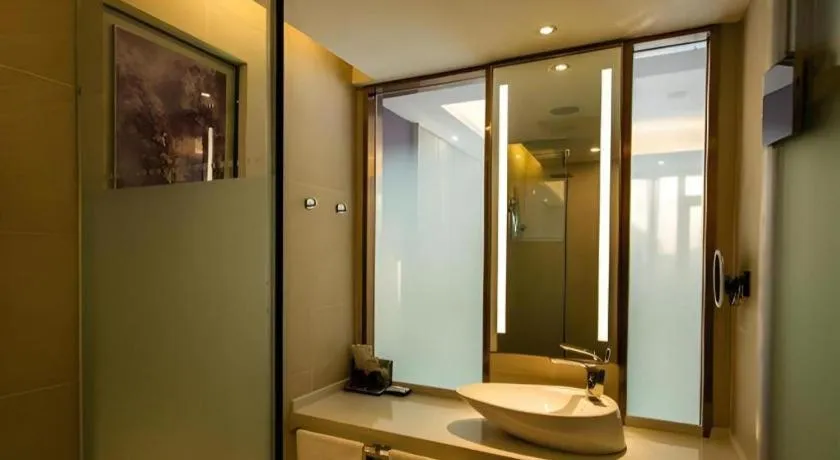 Xana Hotelle Shenyang Zhongshan Plaza the Affiliated First Hospital of China Medical University