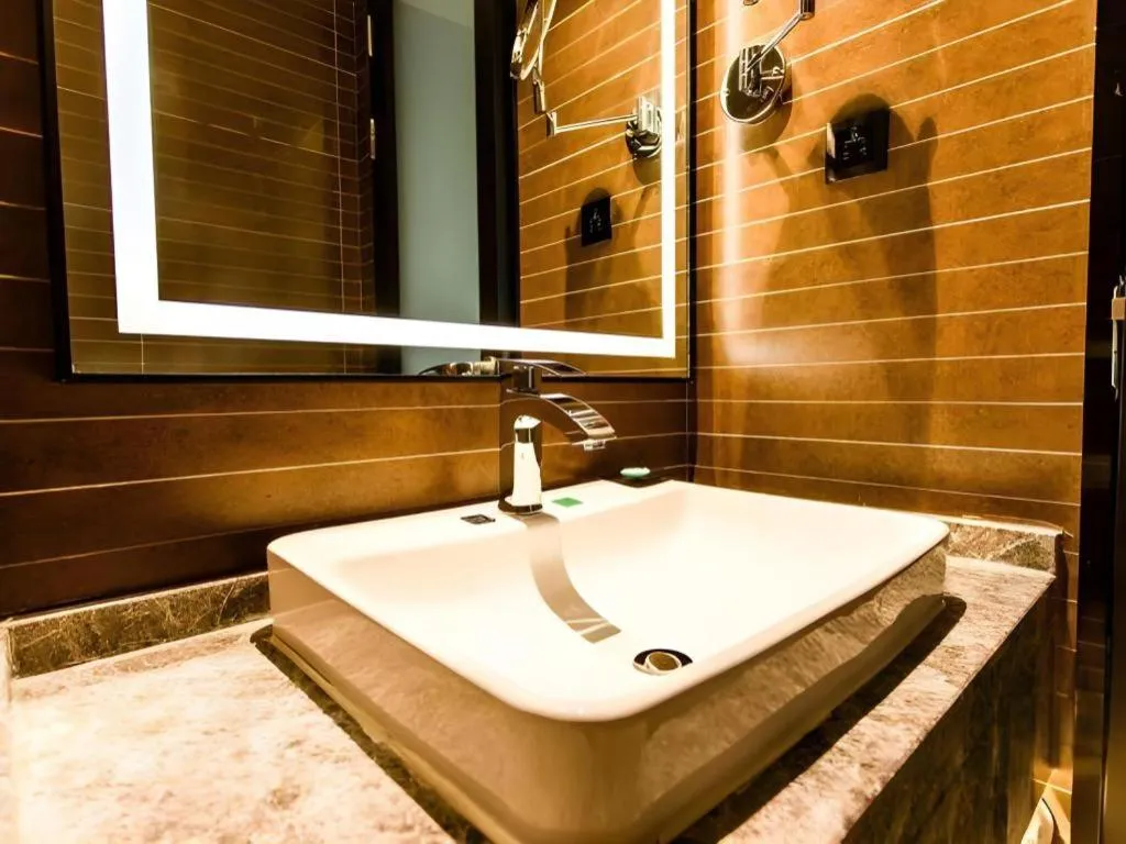 Xana Hotelle Shenyang Zhongshan Plaza the Affiliated First Hospital of China Medical University