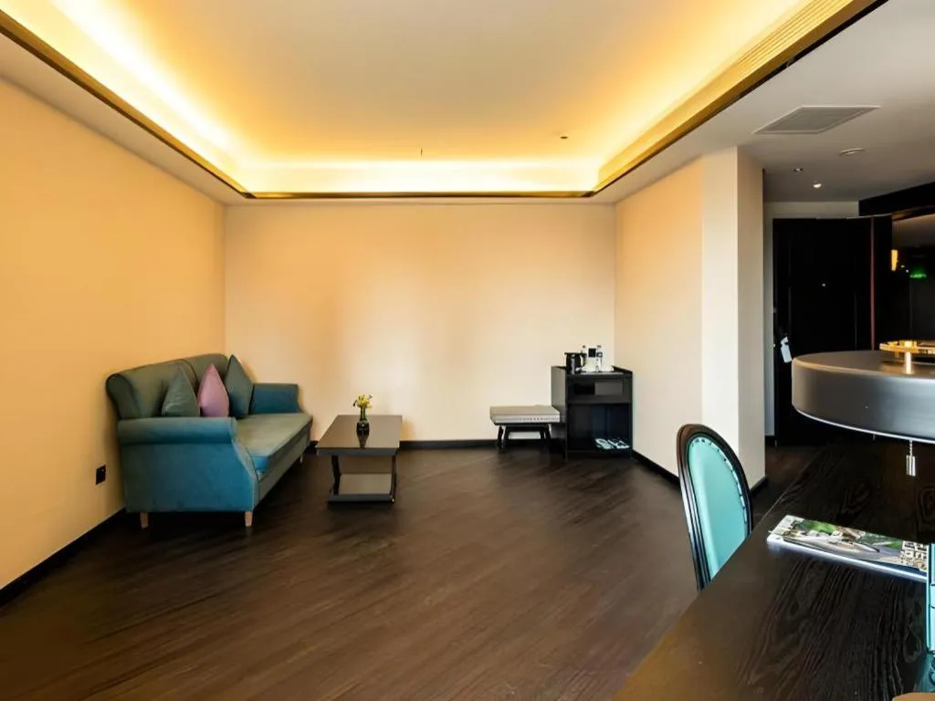 Xana Hotelle Shenyang Zhongshan Plaza the Affiliated First Hospital of China Medical University