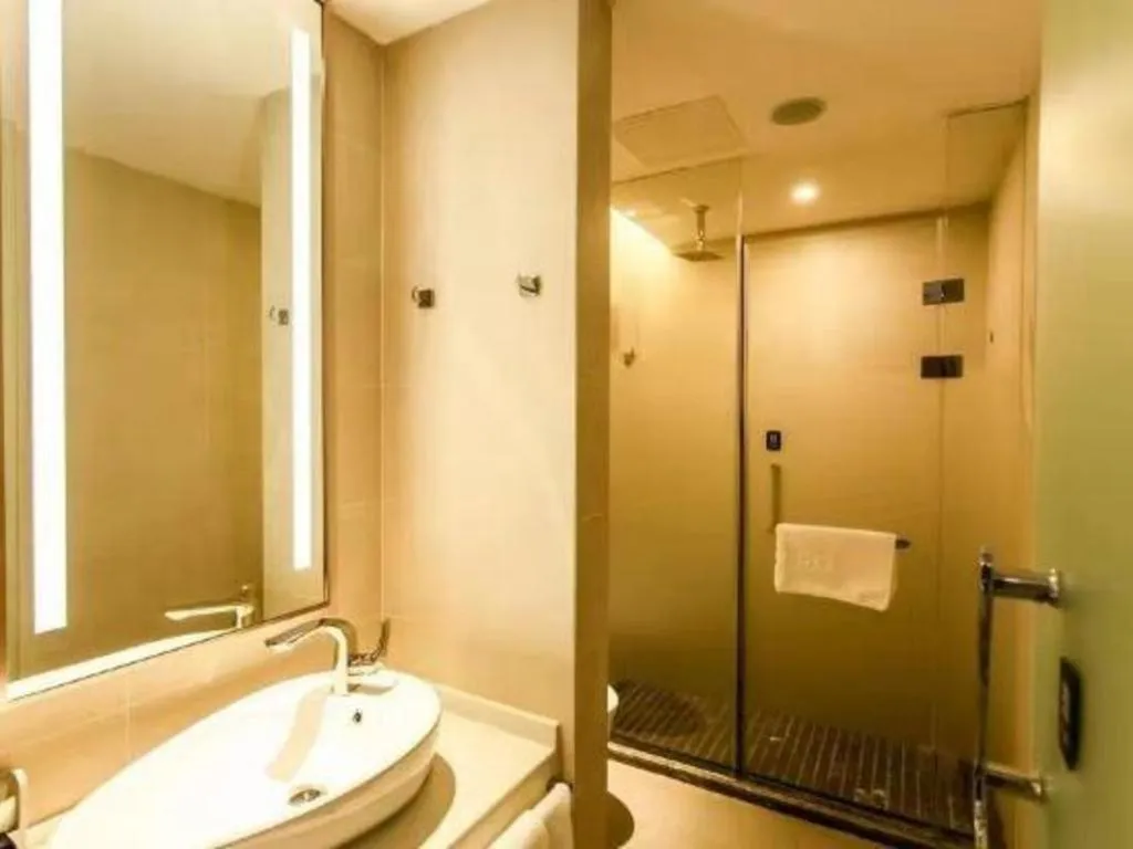 Xana Hotelle Shenyang Zhongshan Plaza the Affiliated First Hospital of China Medical University