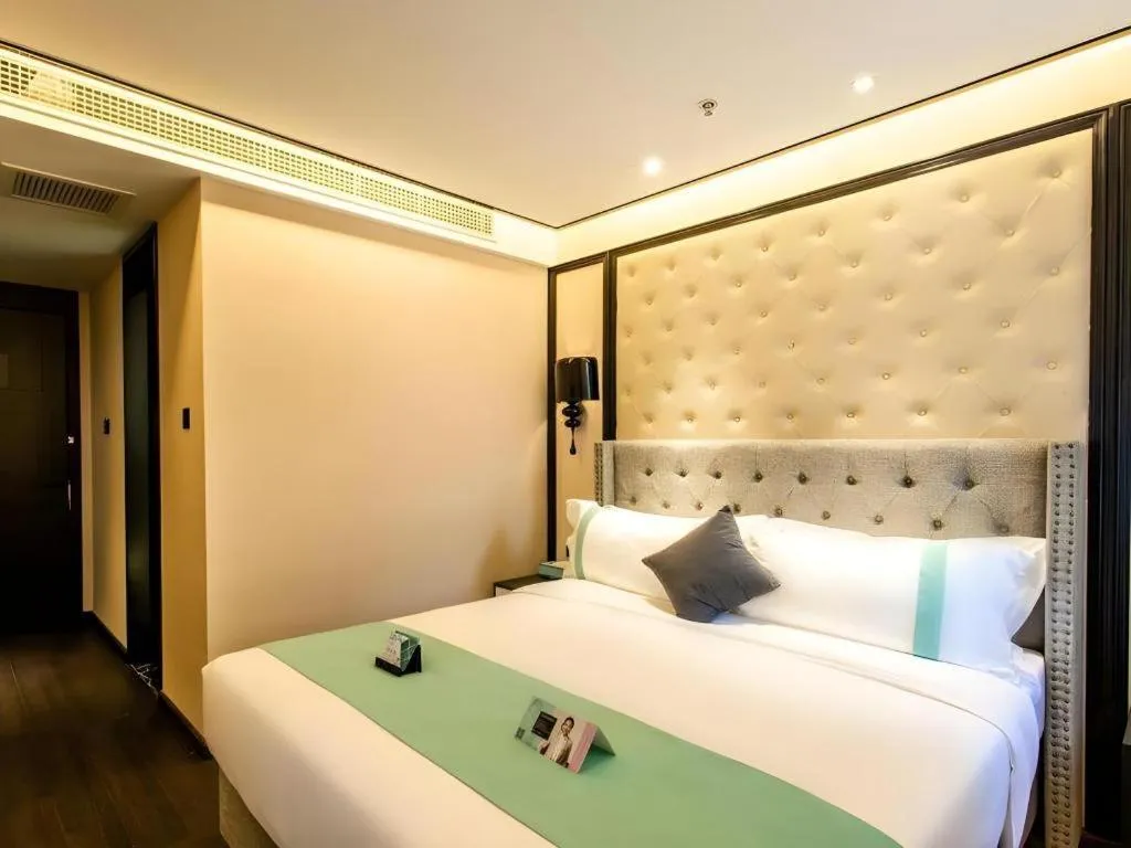 Bed in Xana Hotelle Shenyang Zhongshan Plaza the Affiliated First Hospital of China Medical University