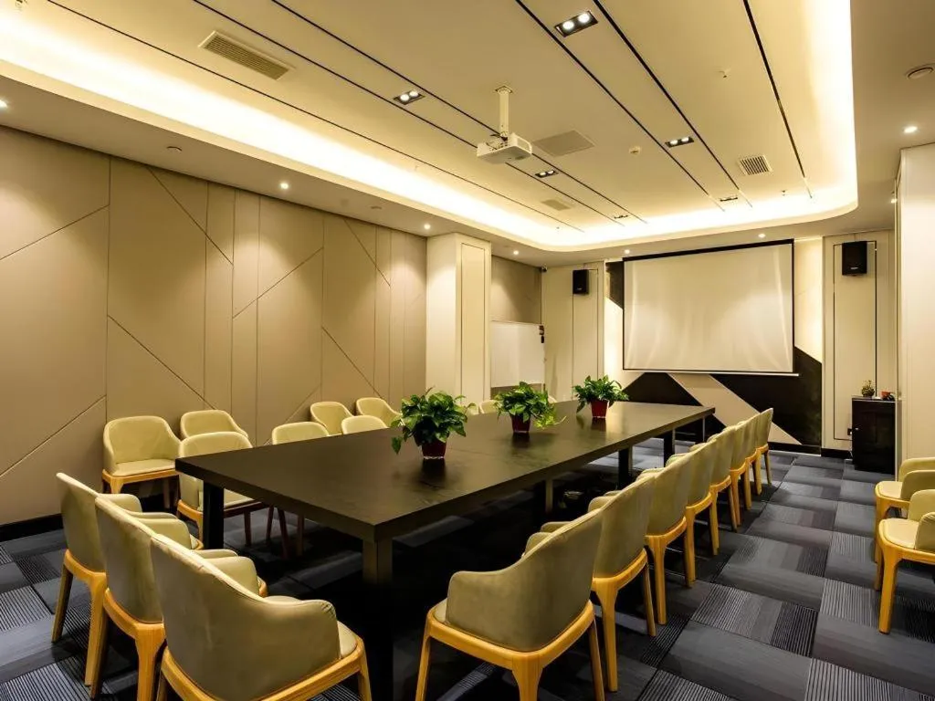 Xana Hotelle Shenyang Zhongshan Plaza the Affiliated First Hospital of China Medical University