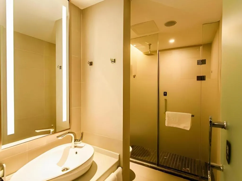 Xana Hotelle Shenyang Zhongshan Plaza the Affiliated First Hospital of China Medical University