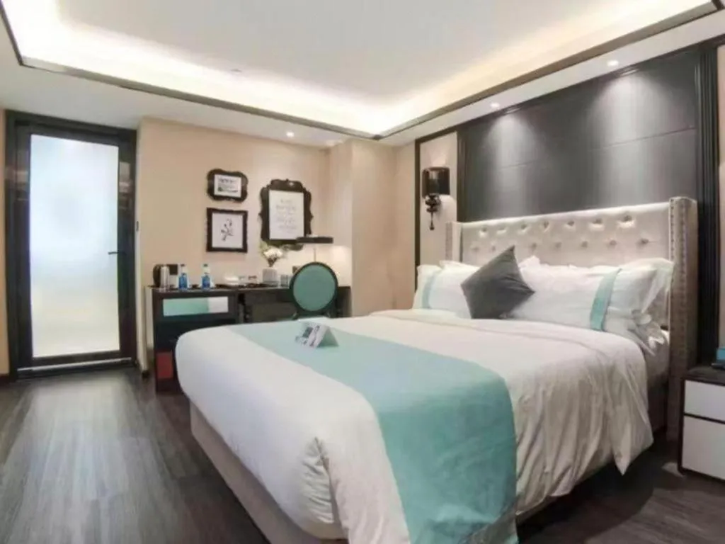 Bed in Xana Hotelle Zhuhai Gongbei Port