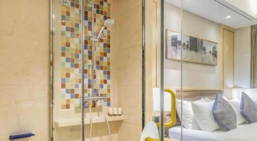 YUN-RAY Ambassador Hotel