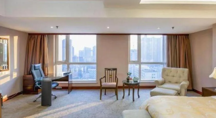 YUN-RAY Ambassador Hotel