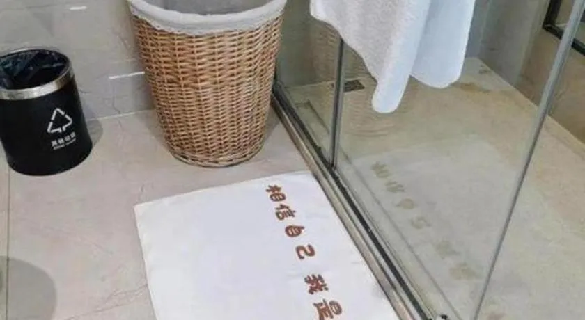 YUN-RAY Ambassador Hotel