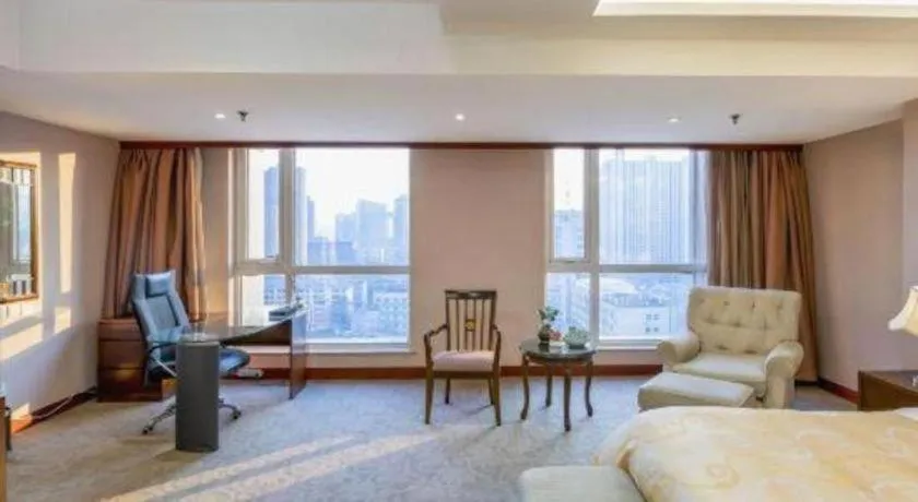 YUN-RAY Ambassador Hotel