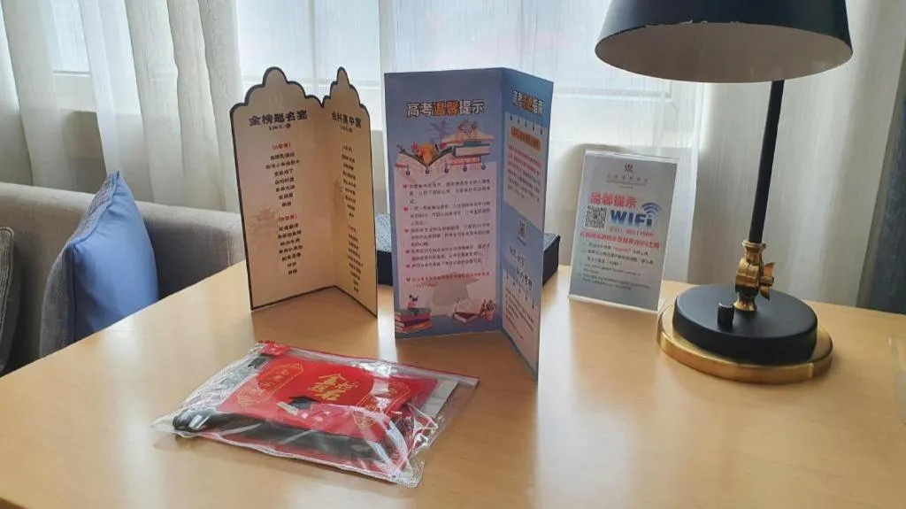 YUN-RAY Ambassador Hotel