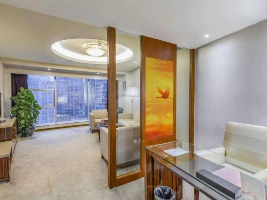 YUN-RAY Ambassador Hotel